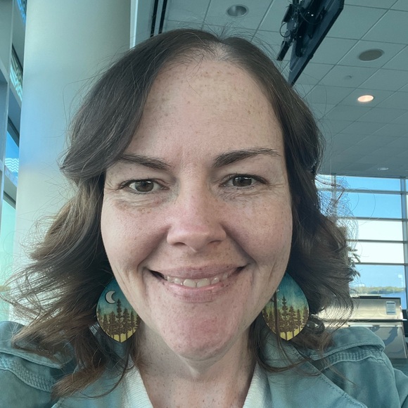 Meet your Posher, Claire - Picture 1 of 1